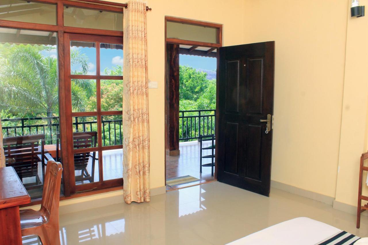 Darshani Lodge Sigiriya Esterno foto